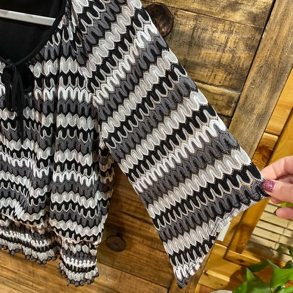 Roz & Ali‎ Shirt - Picture 3 of 5